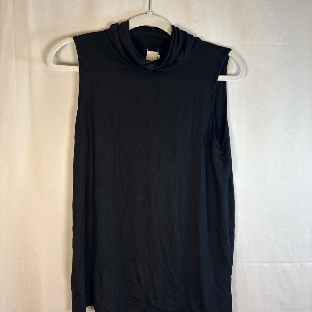Elegant Black Sleeveless Blouse Size Medium Turtleneck NWT
